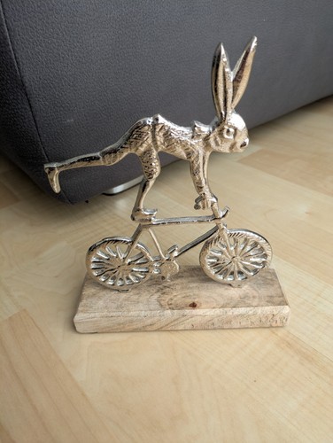 Deko hase auf fahrrad ostern - auf,