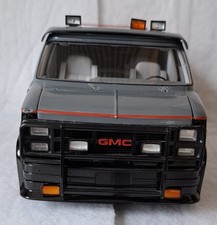 GMC Vandura - A - Team Van ( 1983 ) Hersteller Mattel 1: 18 , Grau -Schwarz- Rot