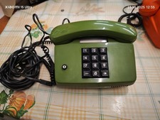 Altes Tastentelefon Post grün ohne Schlüssel