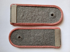 1 Paar NVA Schulterklappen / Schulterstücke : Gefreiter - Panzer / rosa