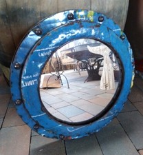 Spiegel aus altem metall - spiegel,