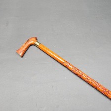 Aufwändig geschnitzter holz - geschnitzter,