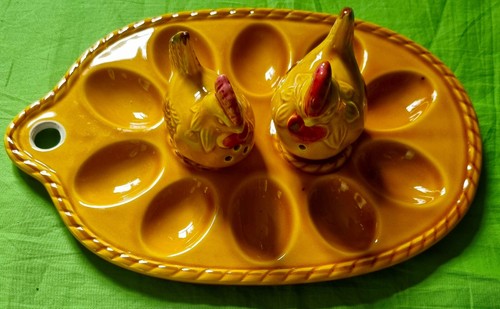 Eierteller mit salz und - eierteller,