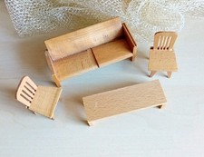 4 Naturholz Puppenstube Möbel Bank Tisch Stuhl Puppenhaus Vintage DDR Spielzeug 