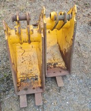 2 x Greiferschalen für Bagger Breite 32 cm  Aufnahmebohrung 45 cm Greifer