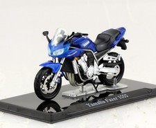 Yamaha Fazer 1000 1:24 Motorrad- Modell