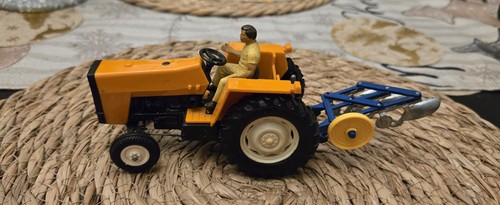 Britains massey ferguson - massey,