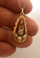 Antiker Anhänger mit Kette