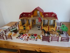 Playmobil:  großer Reiterhof m. 2 Pferden, 2 Personen, Zaun, Zubehör (5221/2012)
