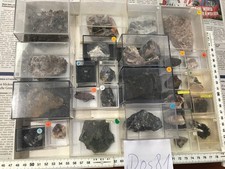 Kleine Sammlung mit Mineralien