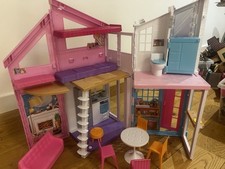 BARBIE Malibu Haus Puppen Villa FXG57
