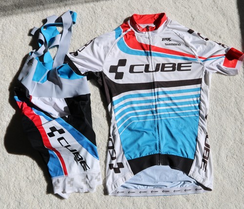 Fahrradtrikot und hose - und, hose,