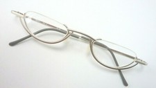 Lesebrille ohne Gläser aus