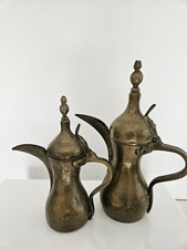 2 antike arabische Dallah -