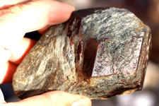 Großer Granat im Glimmerschiefer,  Stufe 9 cm, Zillertal, Österreich, (10-W))