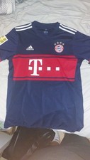 FC BAYERN MÜNCHEN Trikot von 2017-2018, von Robert Lewandowski