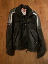 Motoradlederjacke, Marke IXS