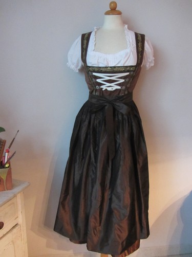 Oscartrachten dirndl - oscartrachten,