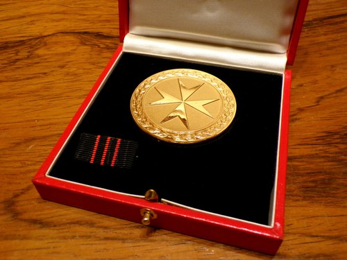Verdienstplakette des malteser - verdienstplakette,
