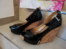 Extravagante Keilabsatz