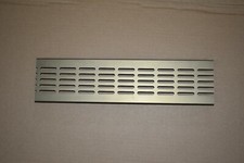 Stegblech Lüftungsgitter 32x6cm eloxiert gold Schlitzlochung 30x5mm