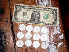 12 Quarter American Dollar Münzen und 1 Dollar Schein