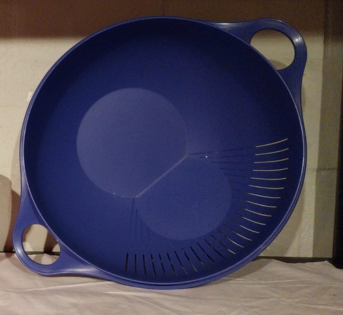 Tupperware_Universal