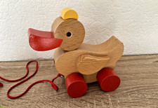 Sammlerstücke: Holzspielzeug Wackelente von Haba und kleiner Holzhase auf Rädern