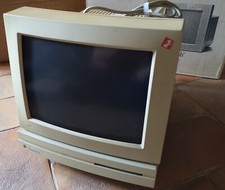 Macintiosh LC Vintage Computer + Monitor