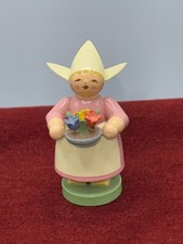 Wendt & Kühn Grünhainichen Erzgebirge Holländerin mit Blumen 2009