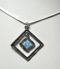 Opal-Edelstein Anhänger Silberkette mit 925er Marke Magnolia, Vintage Antik