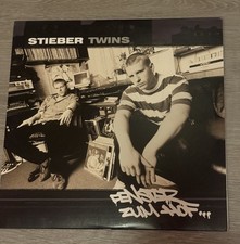 Stieber Twins Fenster Zum Hof