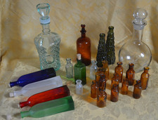 Konvolut KLEINE GLAS CHEMIKER MEDIZIN VINTAGE ALTE ANTIKE FLASCHEN Karaffen Deko