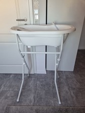 Badewanne Für Baby Mit Gestell Und Newborn Einsatz Von Der Marke Rotho