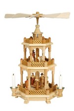 Pyramide Christi Geburt natur