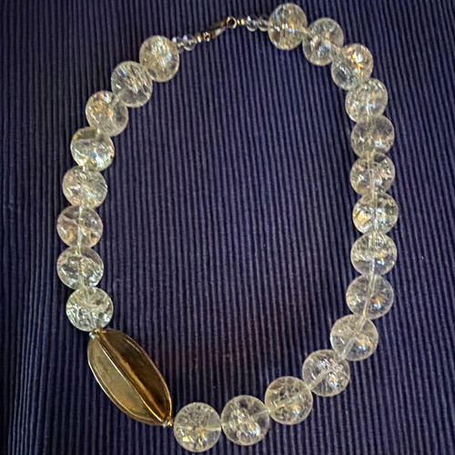 Perlenkette transparent