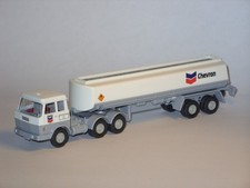 Wiking  Chevron  Hanomag Henschel F221  Tankzug  3/2