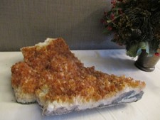 Citrin Druse Höhe 25 cm 2.320 Gramm beeindruckende Farbigkeit