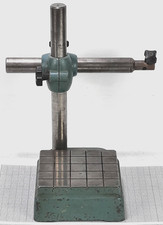 Universal-Meßstativ