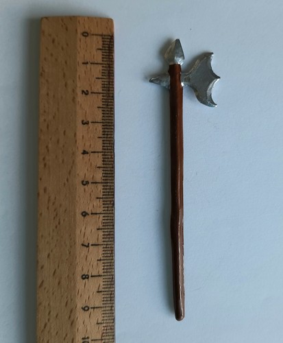 Miniatur hellebarde aus zinn - hellebarde,