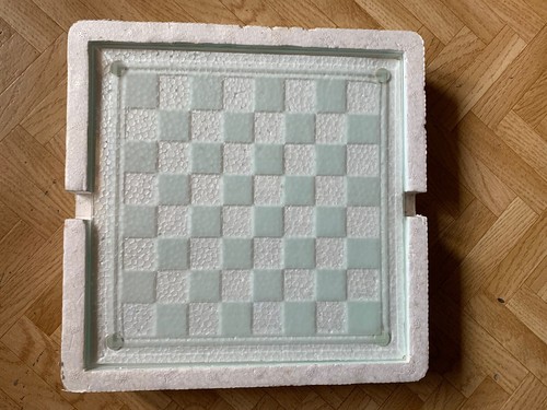 Schachspiel aus glas schach - schachspiel,
