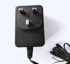 Stecker-Netzgerät UK AC/AC 9V