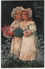 AK Kinder, Prägekarte, Mädchen im schönen Kleid und Hut, Korb voller Blumen