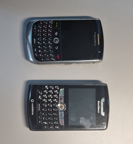 Lot blackberry phones - 2,