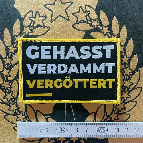 Gehasst verdammt vergöttert - gehasst,