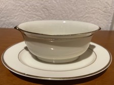 Sauciere mit Unterteller Hutschenreuther Hohenberg 1814–1939