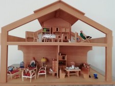 Puppenhaus, liebevoll