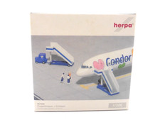 1:200  Herpa  Scenix 551632  - Fluggasttreppen mit Schlepper   / OVP