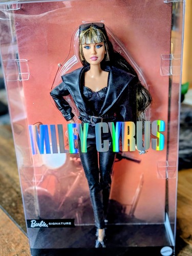 Barbie collector signature - barbie,