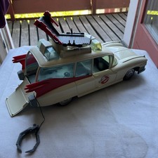 The Real Ghostbusters Ecto-1 /